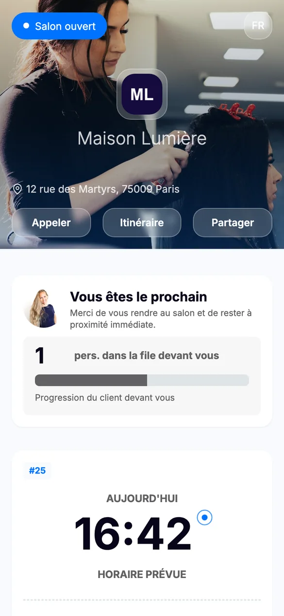 Le ticket Carden sur le téléphone du client : votre tour approche, une personne devant vous